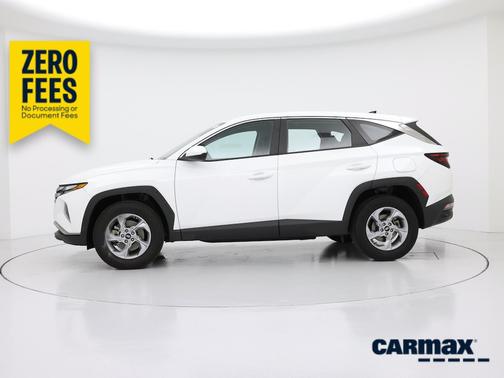 White 2023 Hyundai TUCSON SE