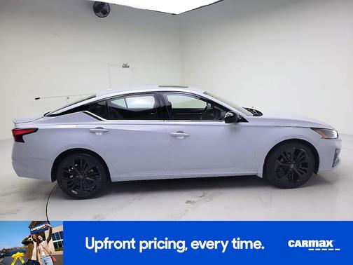 Gray 2023 Nissan Altima SR