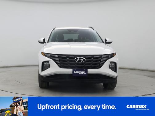 White 2023 Hyundai TUCSON SEL
