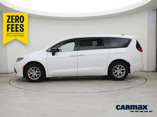 White 2024 Chrysler Pacifica Touring L