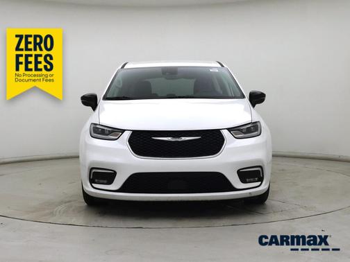 White 2024 Chrysler Pacifica Touring L