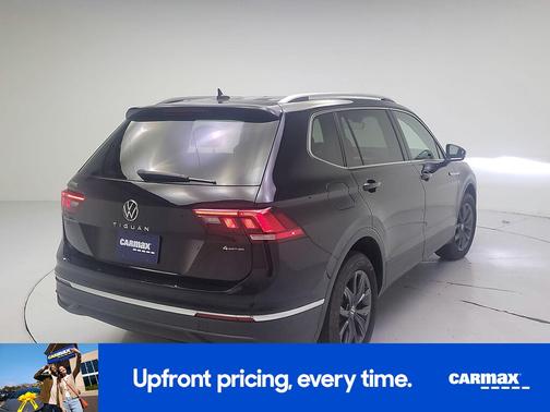 Black 2022 Volkswagen Tiguan SE