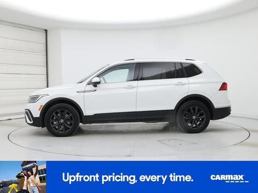 White 2024 Volkswagen Tiguan SE