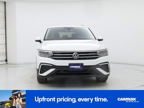 White 2024 Volkswagen Tiguan SE