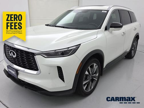White 2023 INFINITI QX60 Luxe