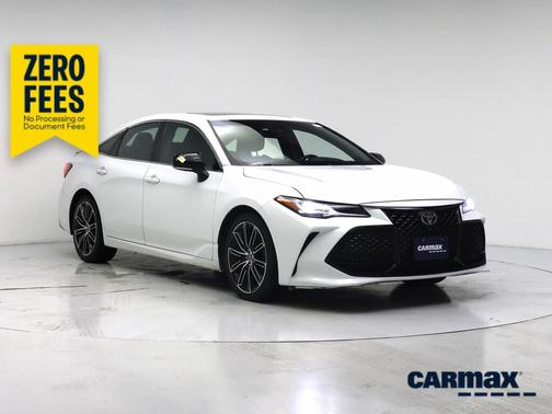 White 2019 Toyota Avalon Touring