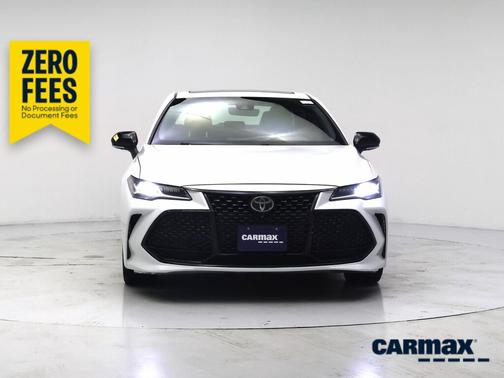 White 2019 Toyota Avalon Touring