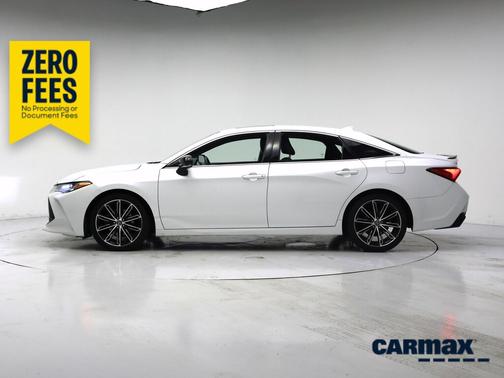 White 2019 Toyota Avalon Touring