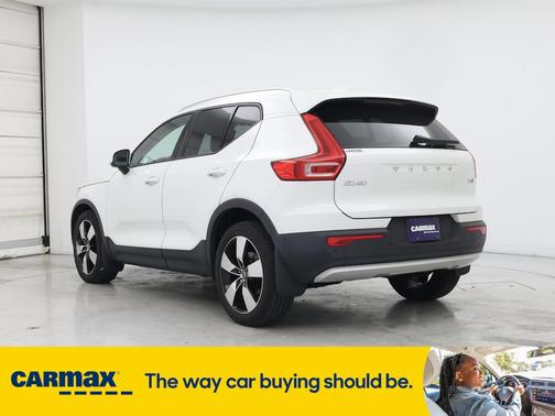 2019 Volvo XC40 T5 Momentum