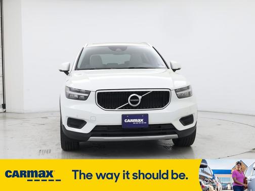 2019 Volvo XC40 T5 Momentum