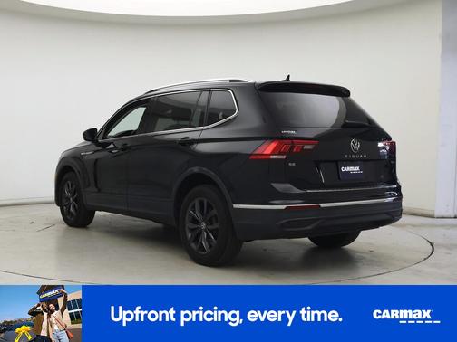 Black 2022 Volkswagen Tiguan SE