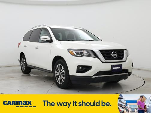 2017 Nissan Pathfinder SV