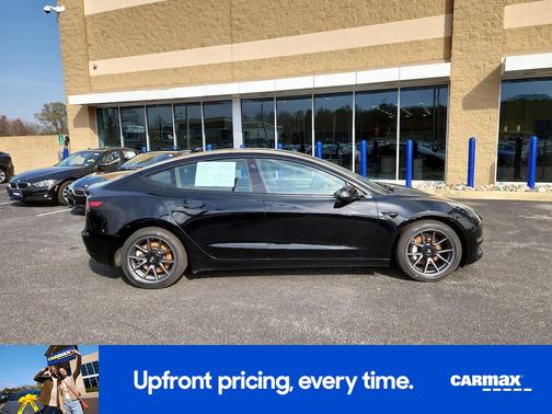 Black 2023 Tesla Model 3