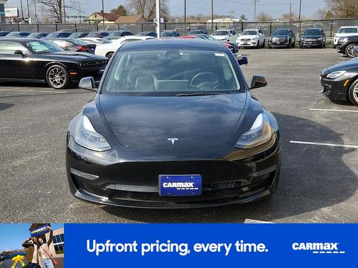 Black 2023 Tesla Model 3