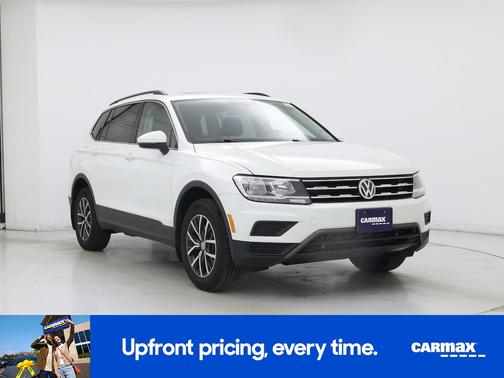 White 2019 Volkswagen Tiguan SE