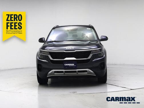 Gray 2023 Kia Seltos S