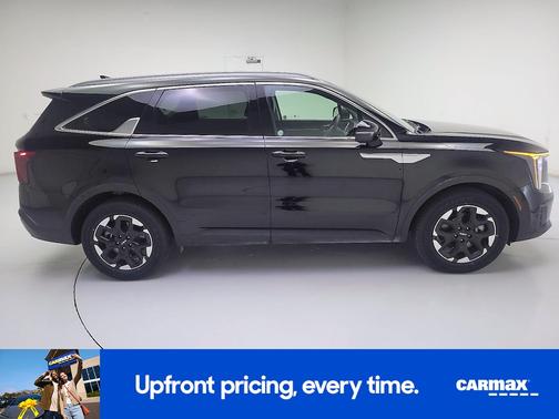 Black 2024 Kia Sorento S