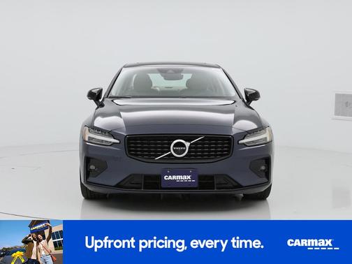 2022 Volvo S60 B5 Momentum