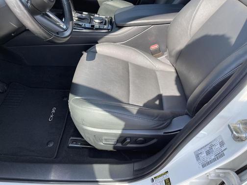 Snowflake White Pearl 2022 Mazda CX-30 2.5 S Preferred Package