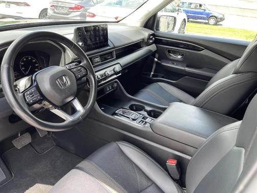 Crystal Black Pearl 2025 Honda Pilot EX-L