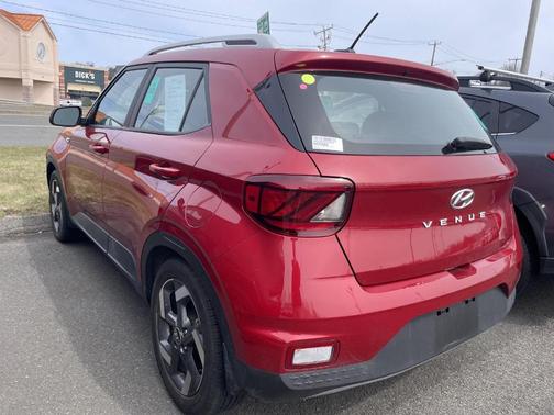 2023 Hyundai VENUE Limited