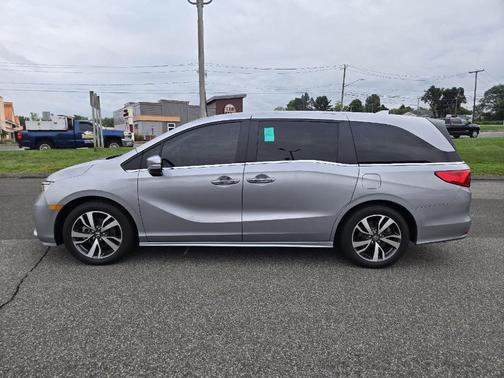 Lunar Silver Metallic 2023 Honda Odyssey Touring