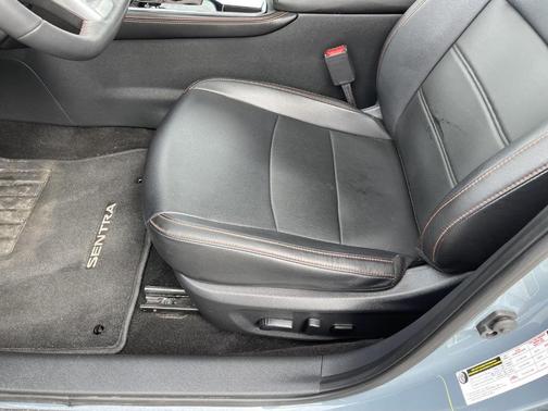 2t Gry Blk Roof 2024 Nissan Sentra SR