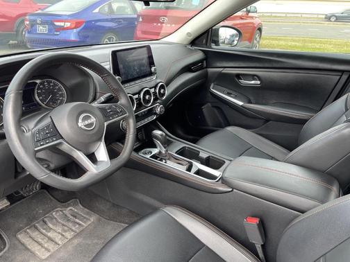 2t Gry Blk Roof 2024 Nissan Sentra SR