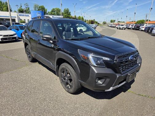 Crystal Black Silica 2024 Subaru Forester Wilderness