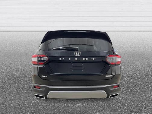 Crystal Black Pearl 2026 Honda Pilot Touring
