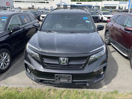 Crystal Black Pearl 2022 Honda Pilot TrailSport