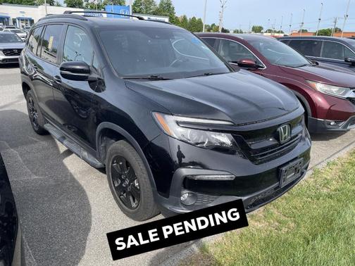 Crystal Black Pearl 2022 Honda Pilot TrailSport