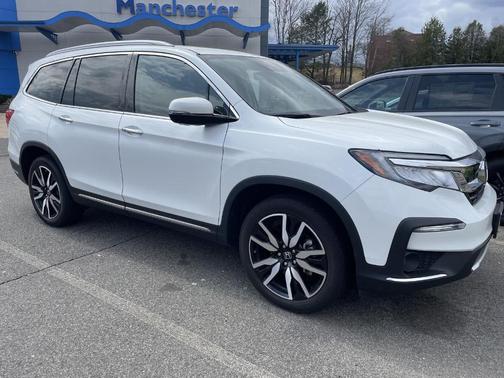 Platinum White Pearl 2022 Honda Pilot Touring 7-Passenger