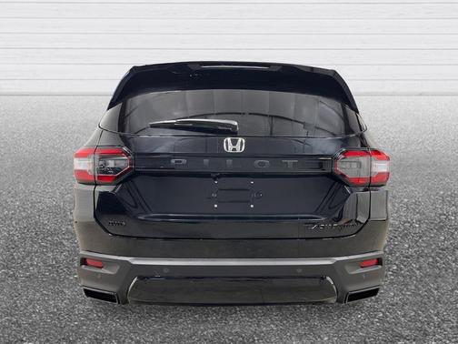 Crystal Black Pearl 2026 Honda Pilot Black Edition