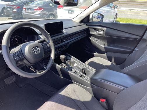 Platinum White Pearl 2024 Honda Accord EX