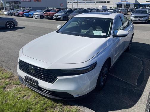 Platinum White Pearl 2024 Honda Accord EX