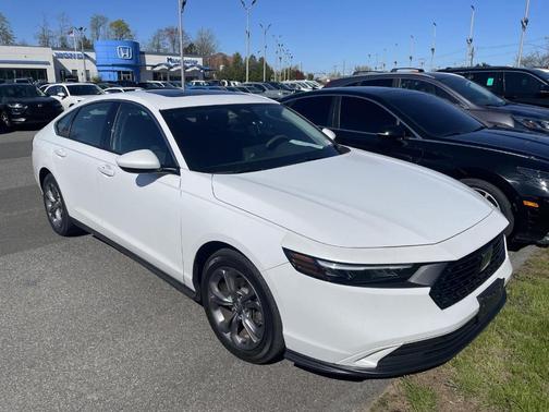 Platinum White Pearl 2024 Honda Accord EX