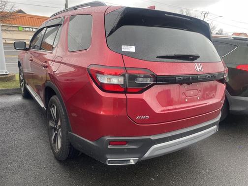 Radiant Red Metallic II 2025 Honda Pilot Touring
