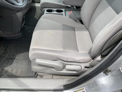 Alabaster Silver Metallic 2011 Honda CR-V SE