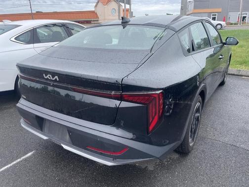 Aurora Black Pearl 2025 Kia K4 EX