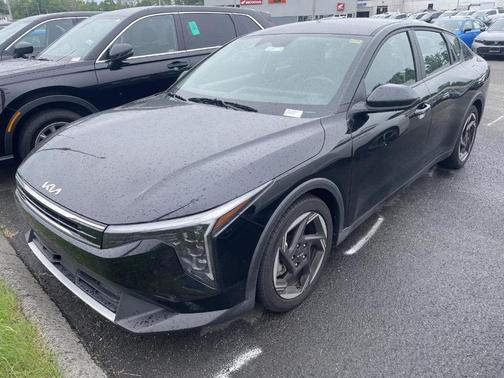 Aurora Black Pearl 2025 Kia K4 EX