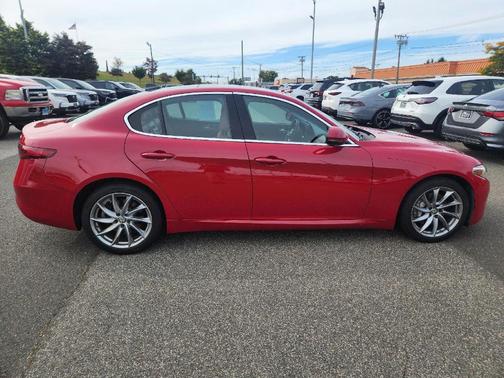2017 Alfa Romeo Giulia Ti