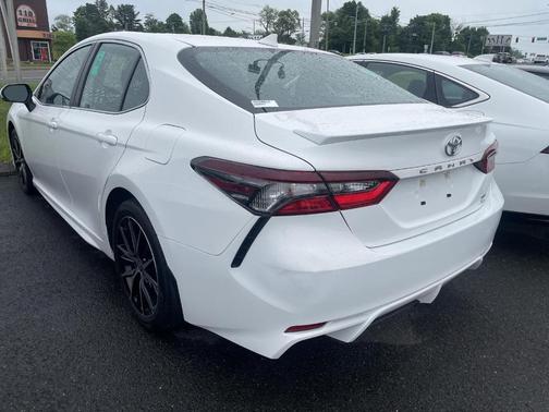 Ice 2023 Toyota Camry SE