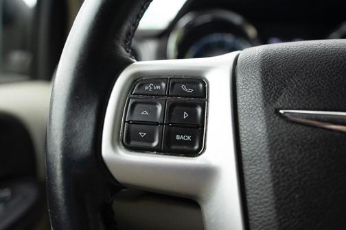 2015 Chrysler Town & Country Touring-L