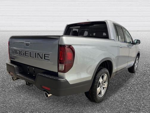 Solar Silver Metallic 2026 Honda Ridgeline RTL