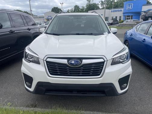 Crystal White Pearl 2019 Subaru Forester Premium