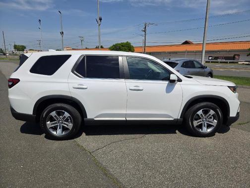 Platinum White Pearl 2025 Honda Pilot EX-L
