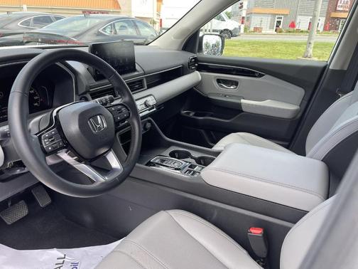 Platinum White Pearl 2025 Honda Pilot EX-L