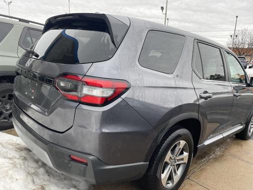 2023 Honda Pilot EX-L 7-Passenger