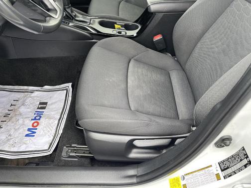 2024 Toyota Corolla Hatchback SE